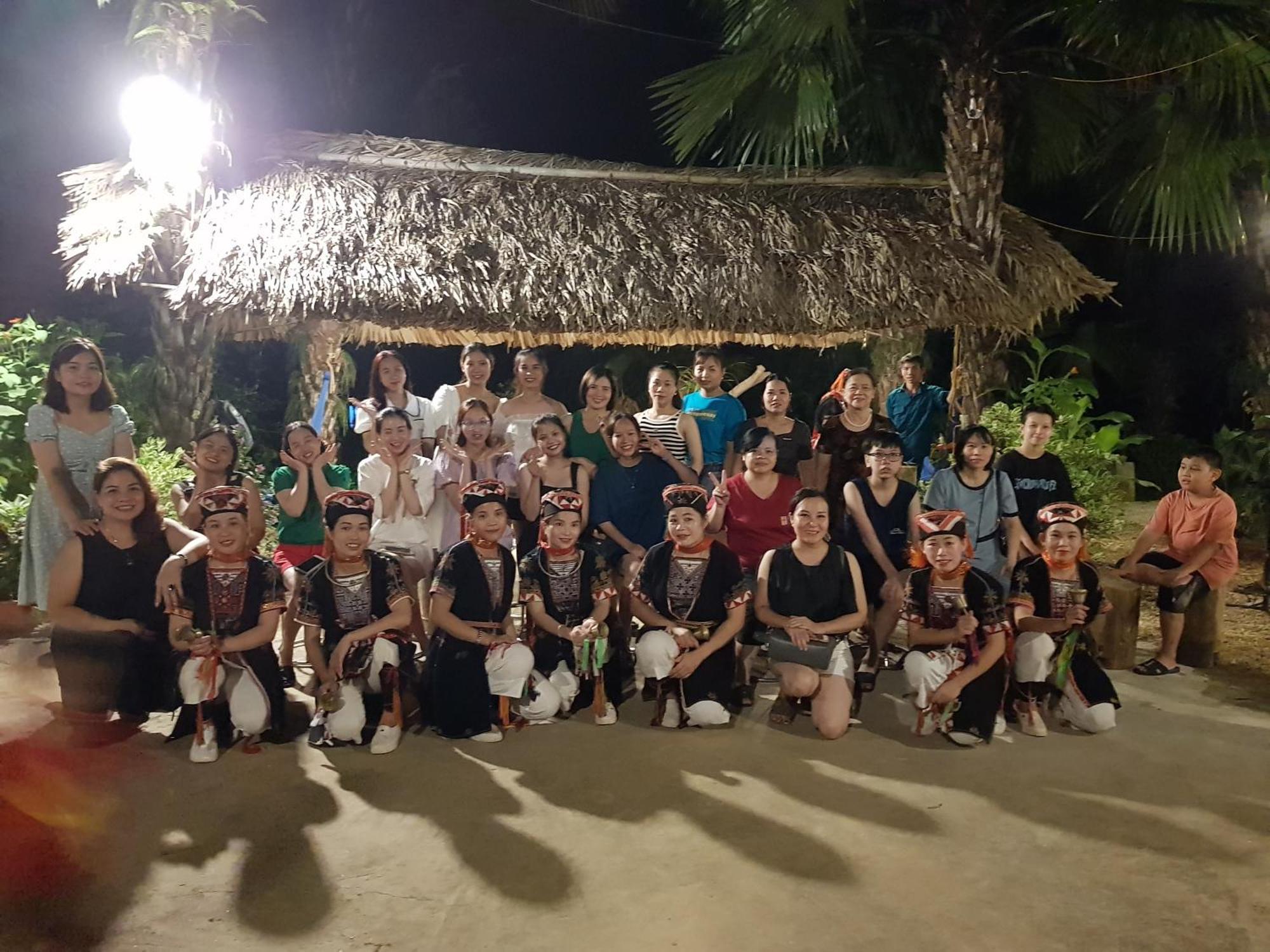 Vu Linh Palm House Homestay - Bungalow Yen Bai Exteriör bild