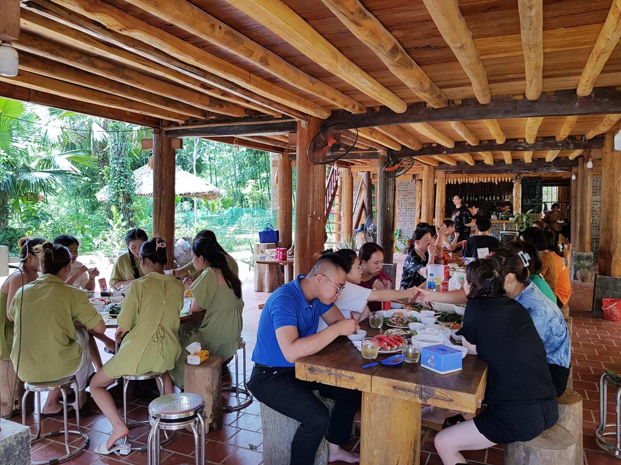 Vu Linh Palm House Homestay - Bungalow Yen Bai Exteriör bild