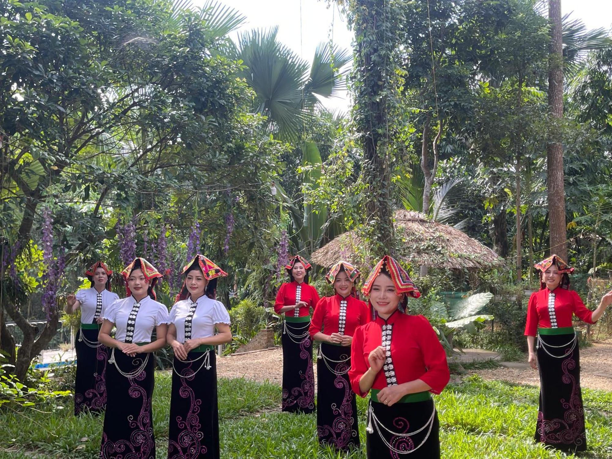 Vu Linh Palm House Homestay - Bungalow Yen Bai Exteriör bild